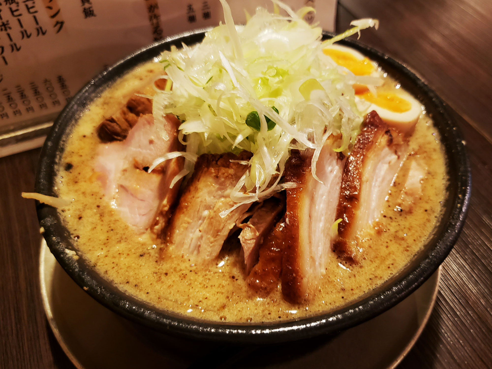 「AKIHA麺屋 粋翔（いっしょう）」ラーメン