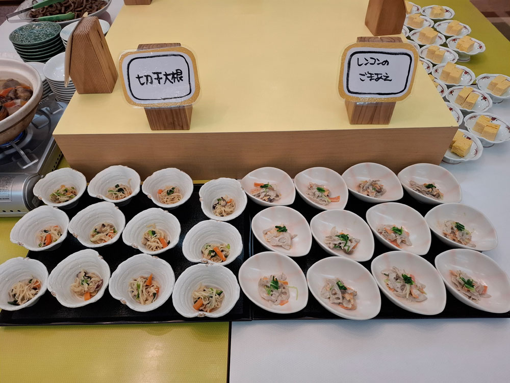朝食バイキング 切干大根とレンコンの胡麻あえ