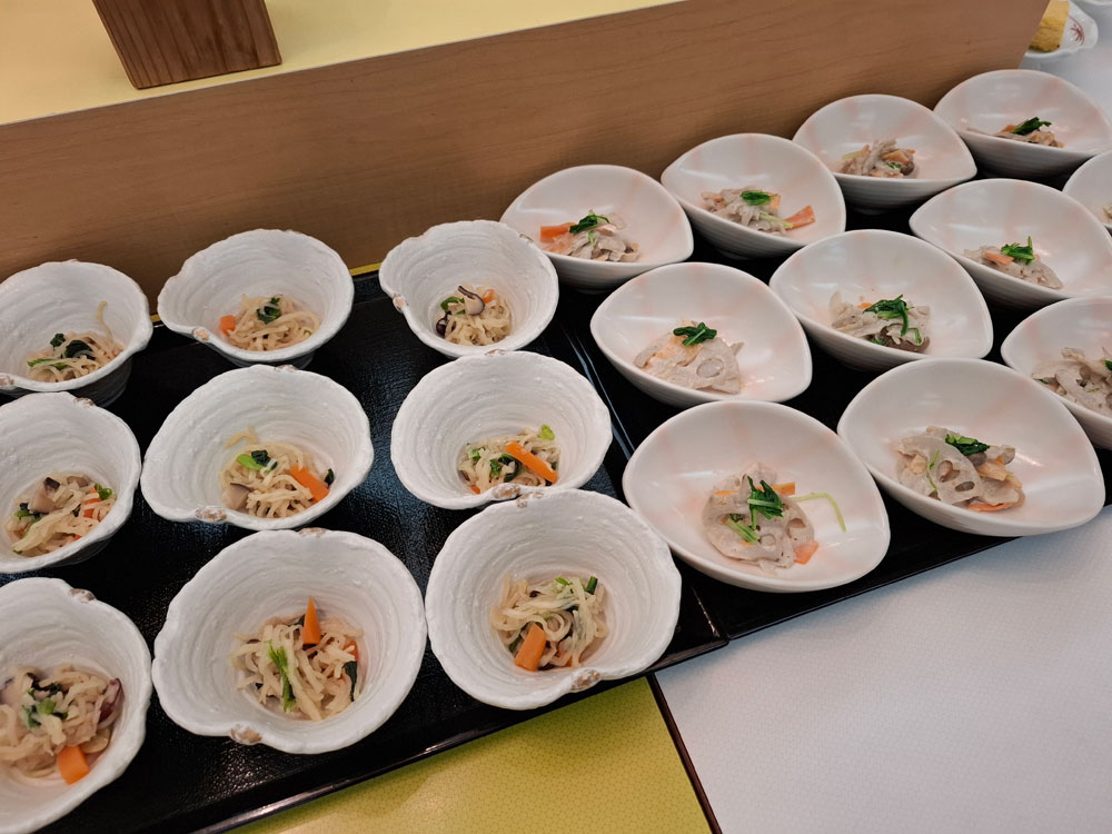 切干大根とレンコンの胡麻あえ 近くからのアングル