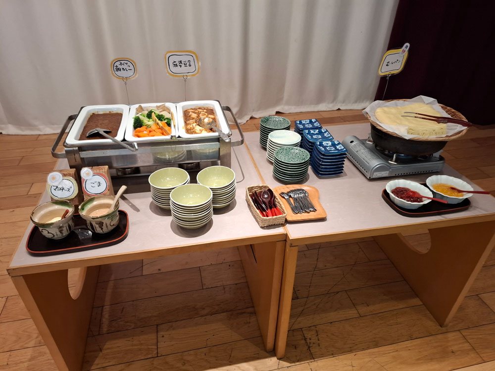 朝食バイキング カレーとパンコーナー