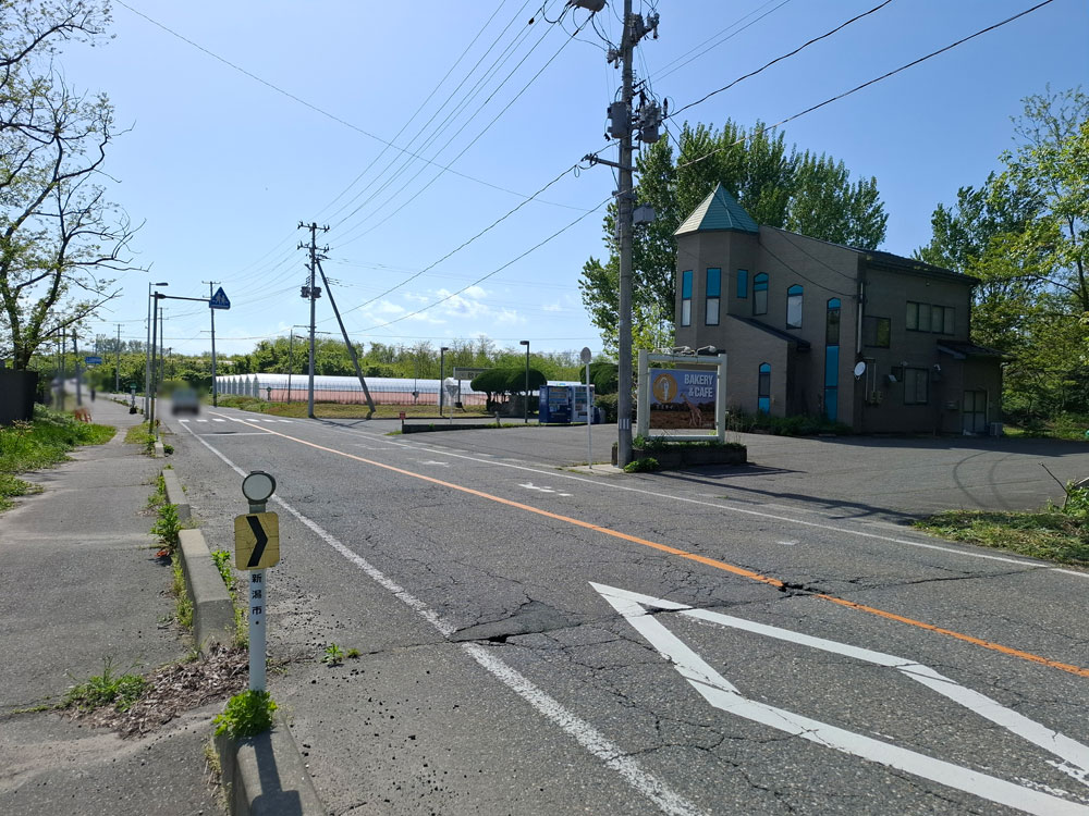 エミタイ 店舗と周辺