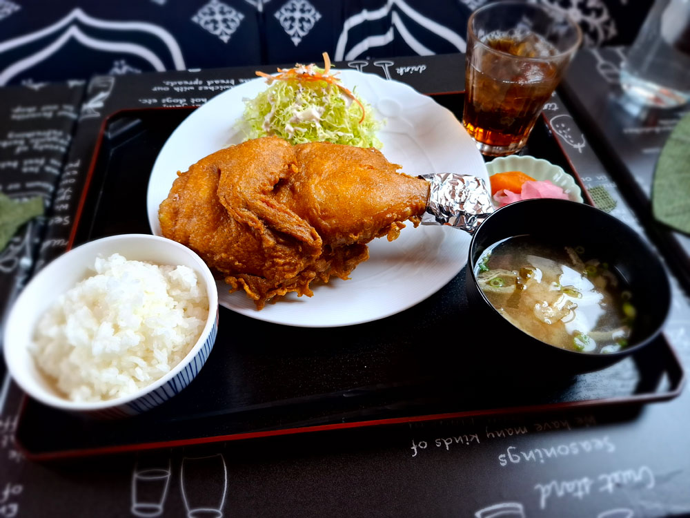 半身揚げ定食 正面からのアングル