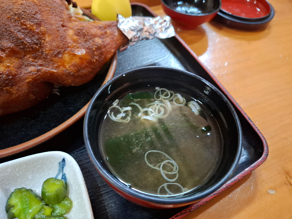 若鳥から揚げ定食 味噌汁