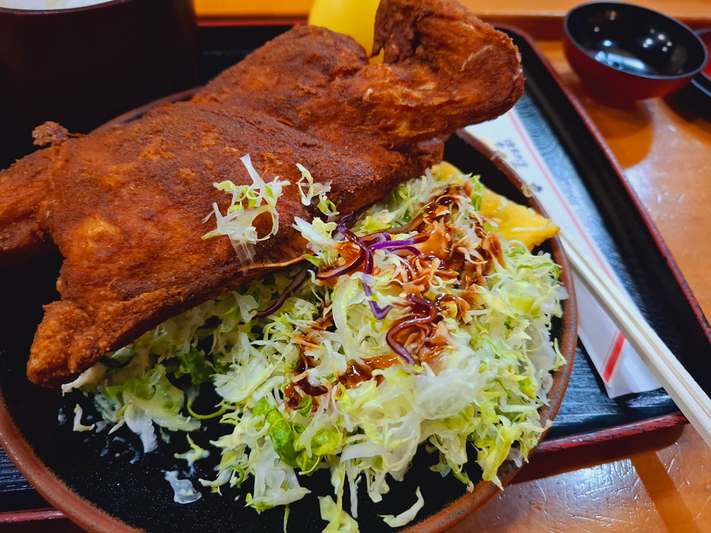 ソースをかけたキャベツ