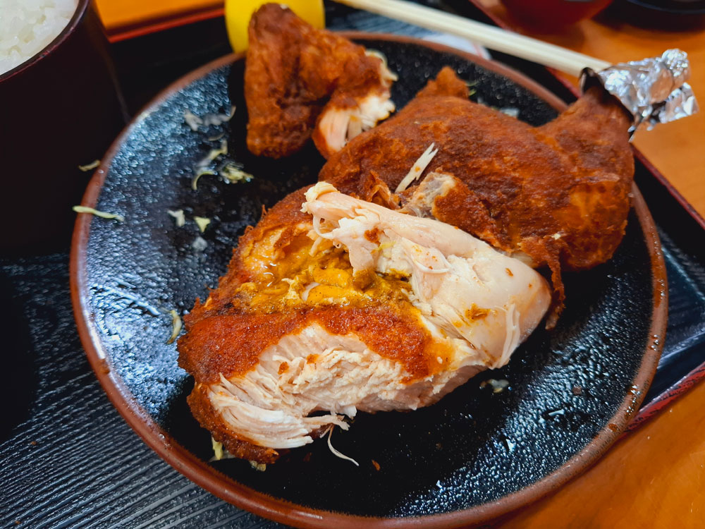 鳥栄 カレー風味の半身揚げ