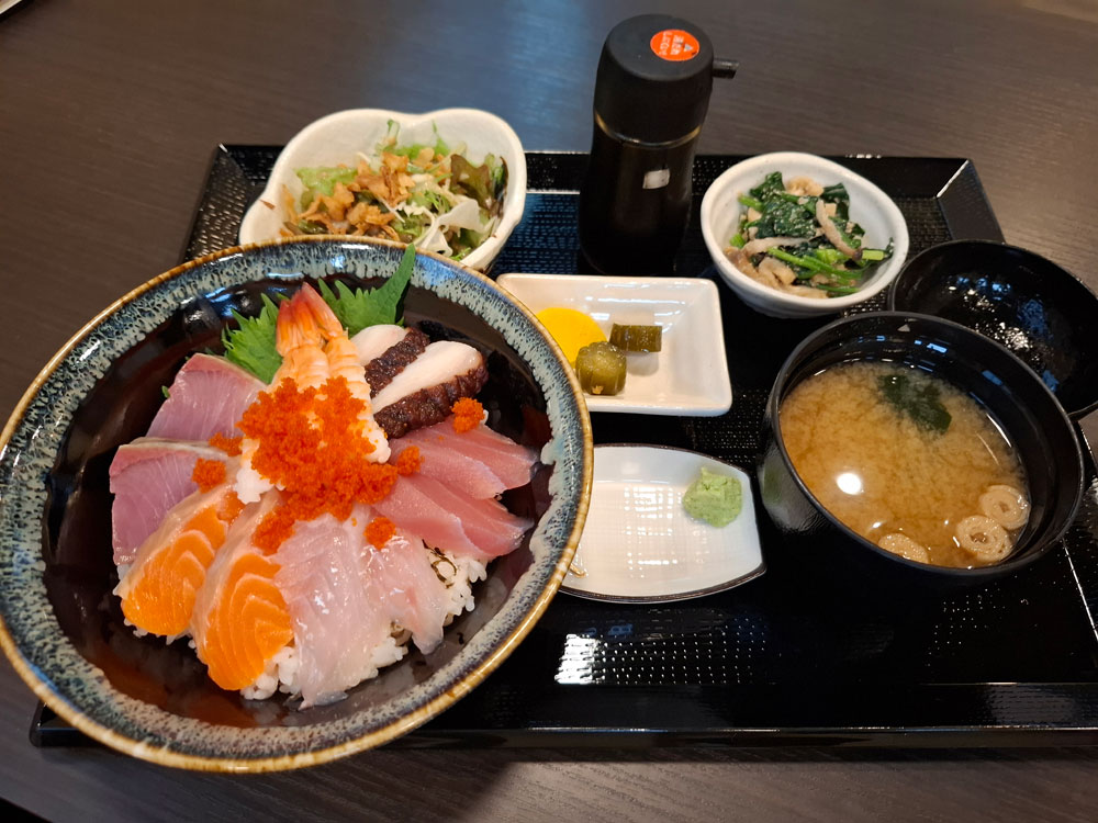 海鮮丼定食 上からのアングル