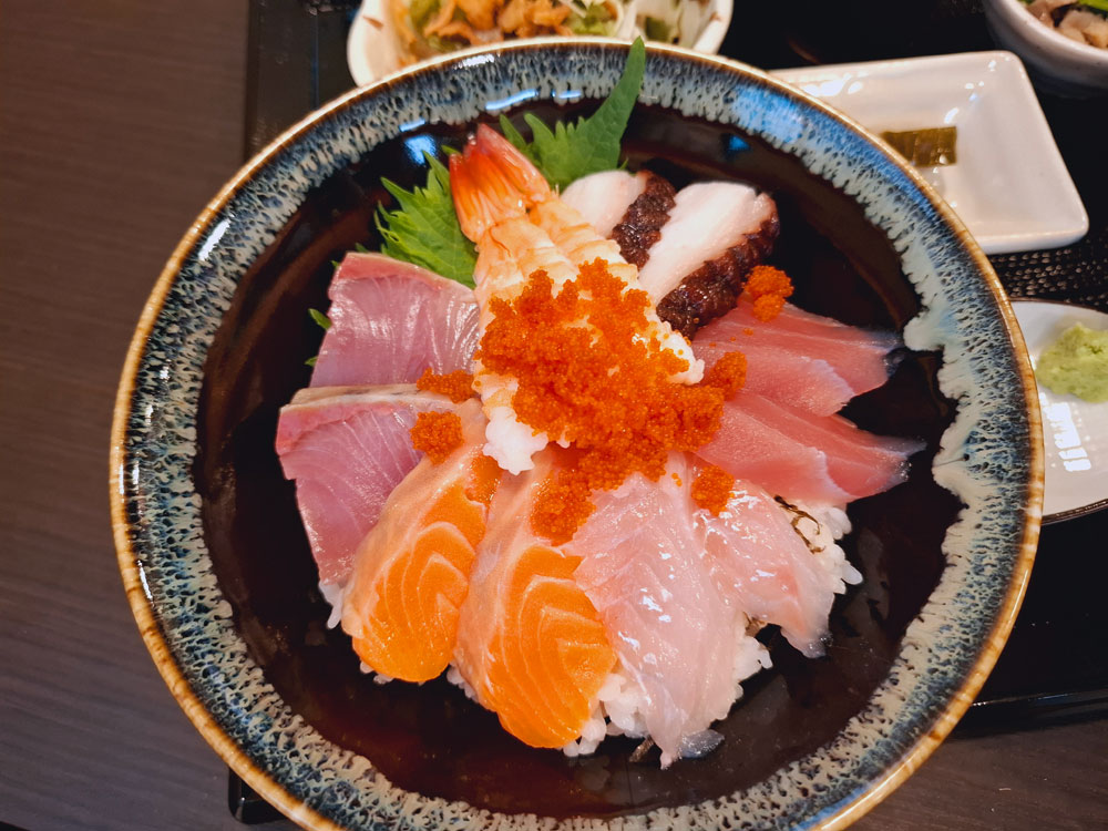 彩酒家えんじょい 海鮮丼