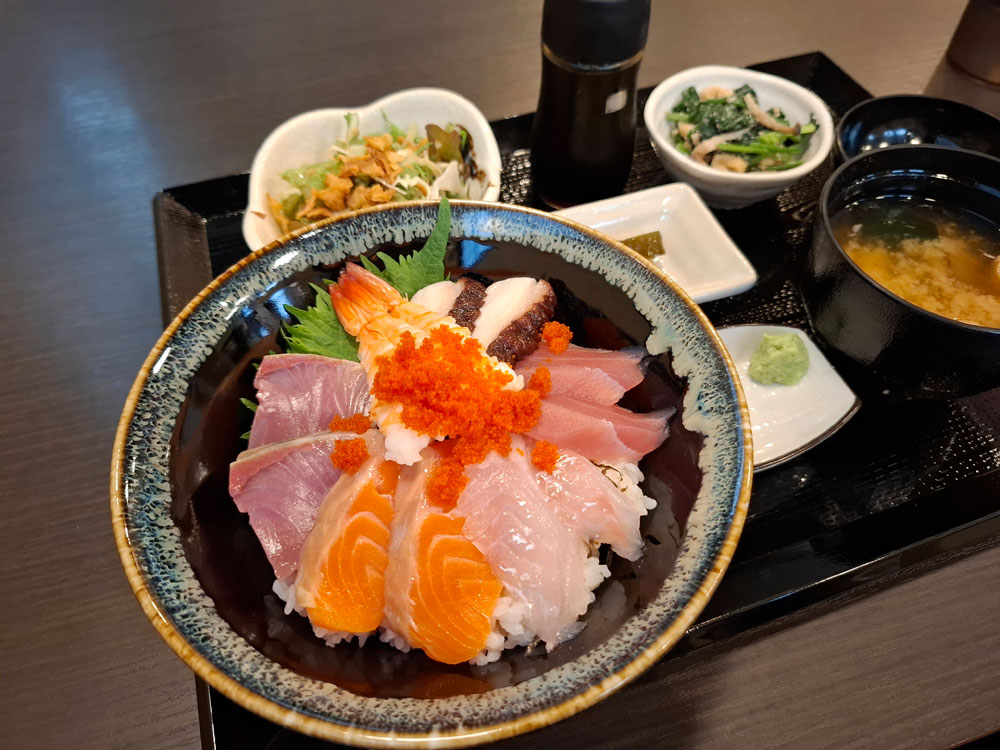 彩酒家えんじょい 海鮮丼定食