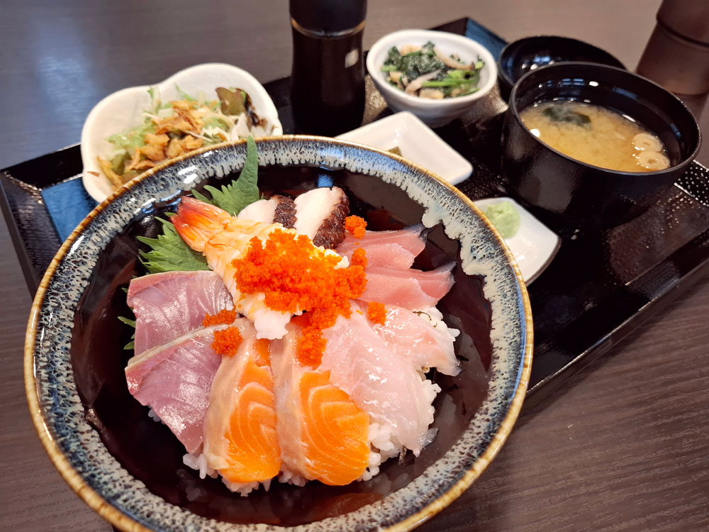 彩酒家えんじょい 海鮮丼定食