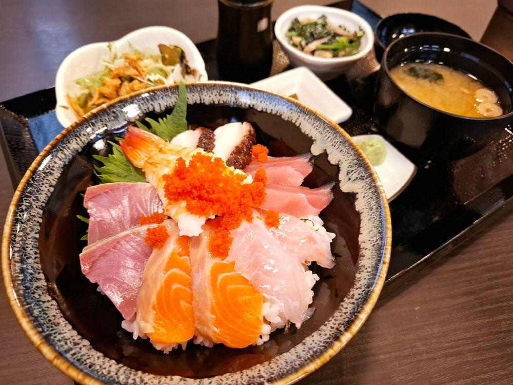彩酒家えんじょい 海鮮丼定食