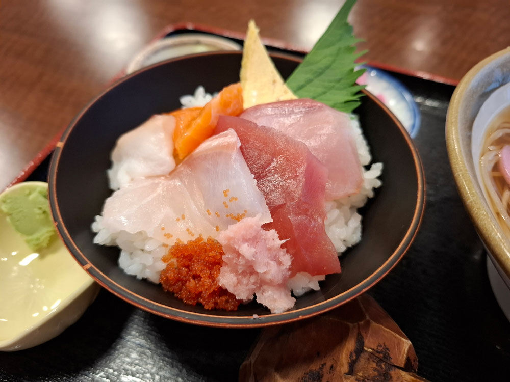 山よし 海鮮丼