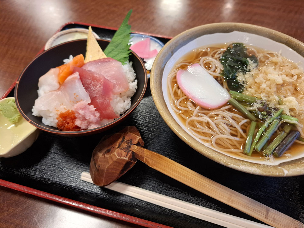 山よし 海鮮丼セット