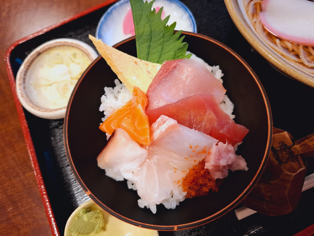 山よし 海鮮丼
