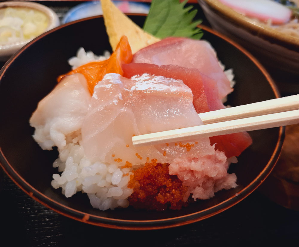 山よし 海鮮丼