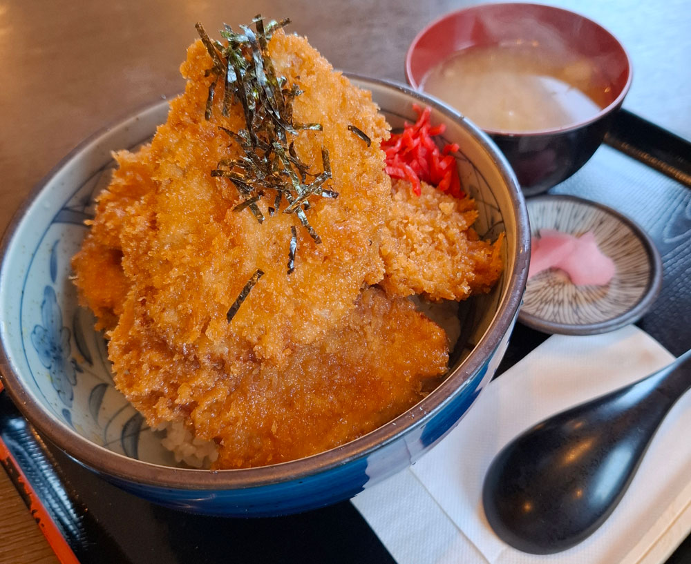 吉田屋 タレカツ丼