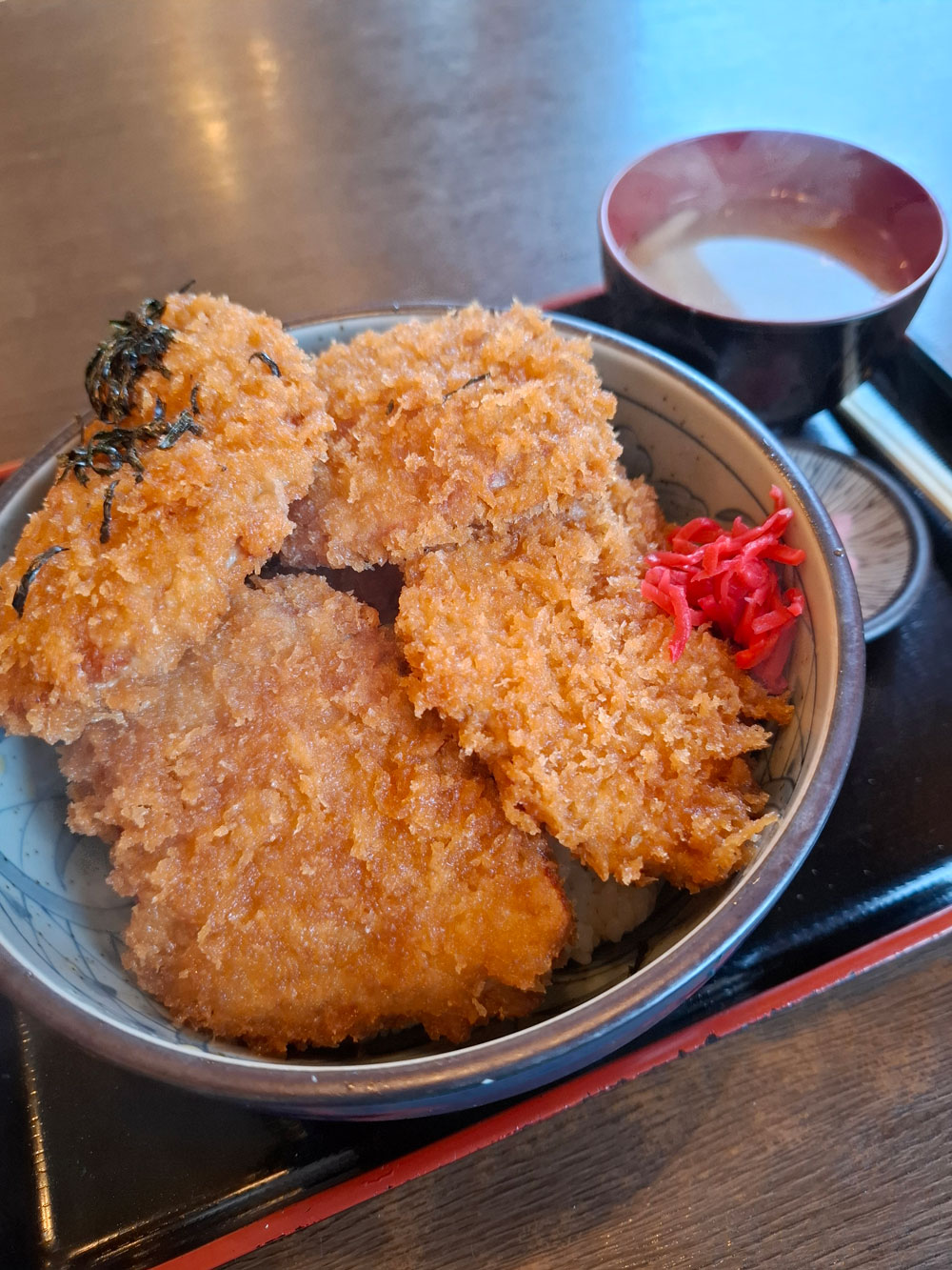 タレカツ丼 大きなカツ