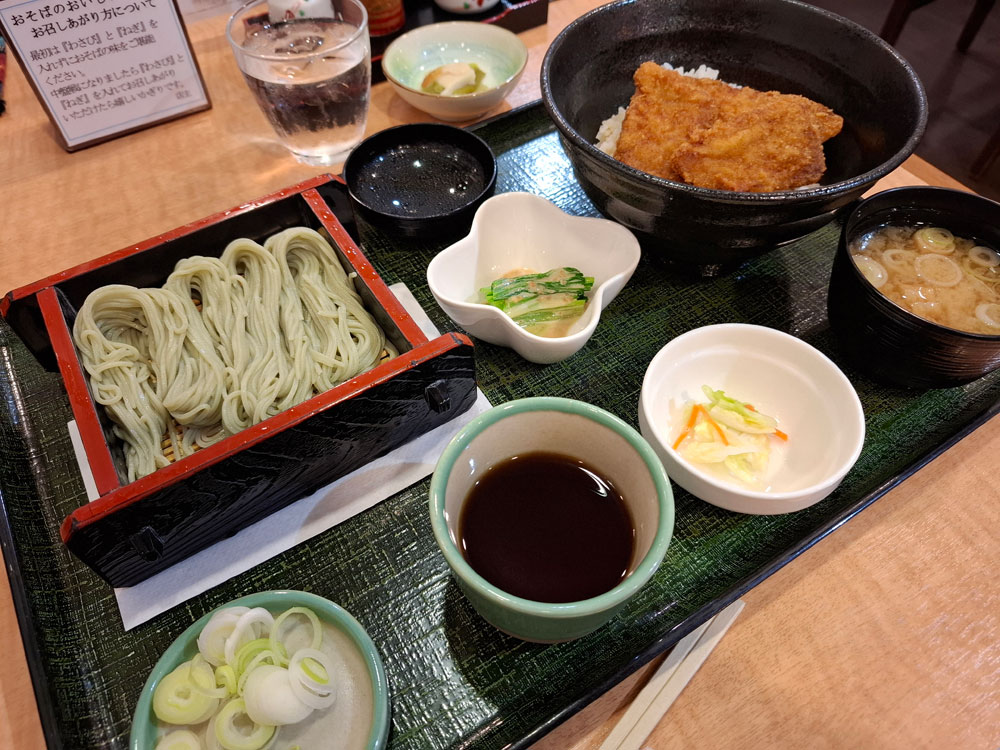 粋や へぎそばタレカツ丼セット