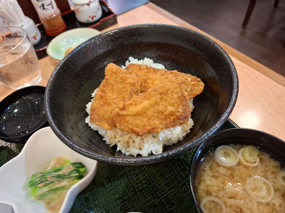 粋や タレカツ丼