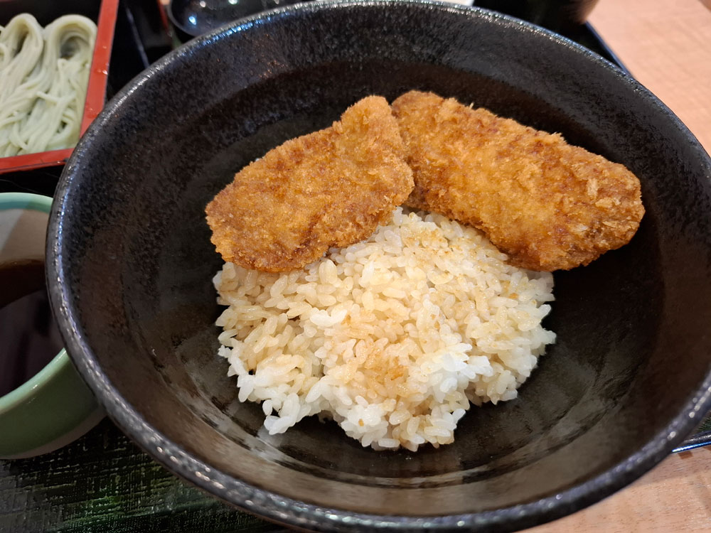タレカツ丼のご飯