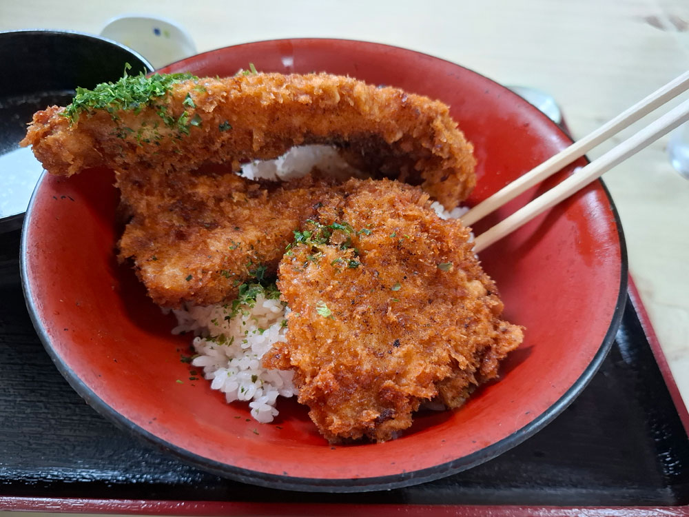 タレカツ丼 サクサクのカツ