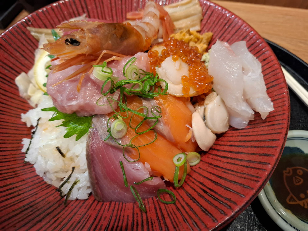 おさかな亭 名物!海鮮丼