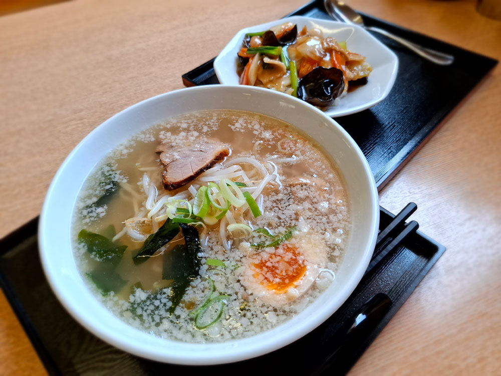 戴記 塩ラーメンと中華飯
