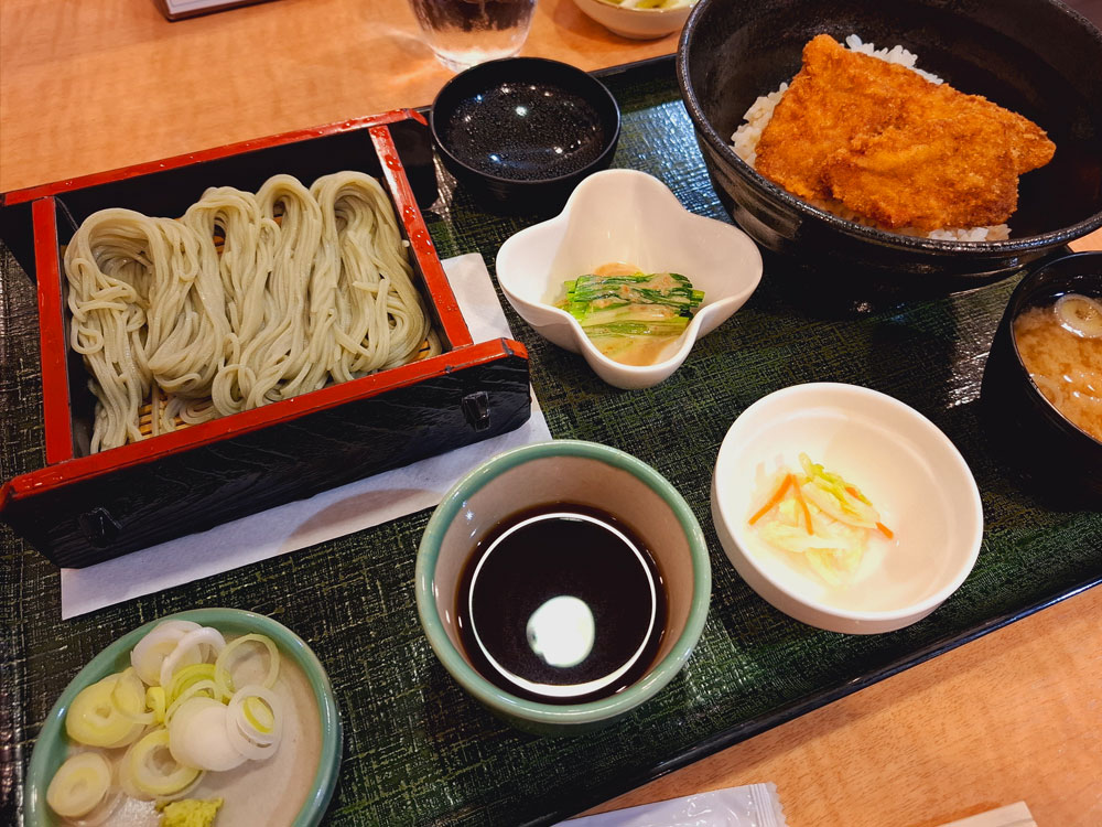 越後へぎそば処 粋や へぎそばタレカツ丼セット